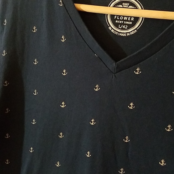 Denim & Flower Anchor Pattern Navy Blue V-Neck - Picture 4 of 6
